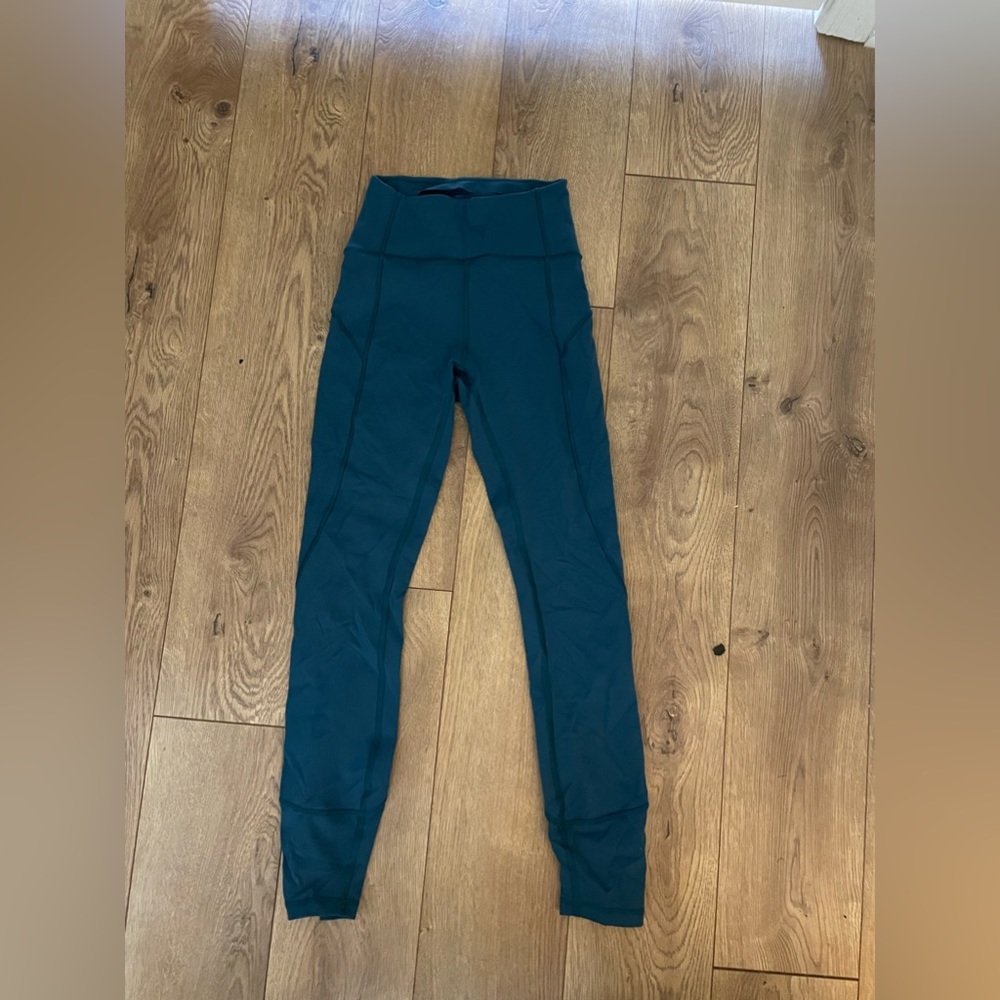 LuluLemon Wunder Under Leggings Size 2